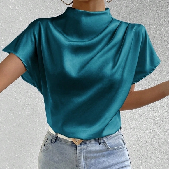 Tops - Solid Color Round Neck Batwing Sleeve Casual Shirt